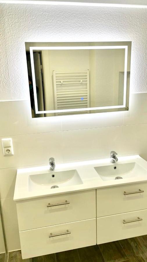 Geraeumiges City-Apartment Mit 2 Badezimmer Und Parkplaetzen D46-Og Oldenburg Eksteriør billede