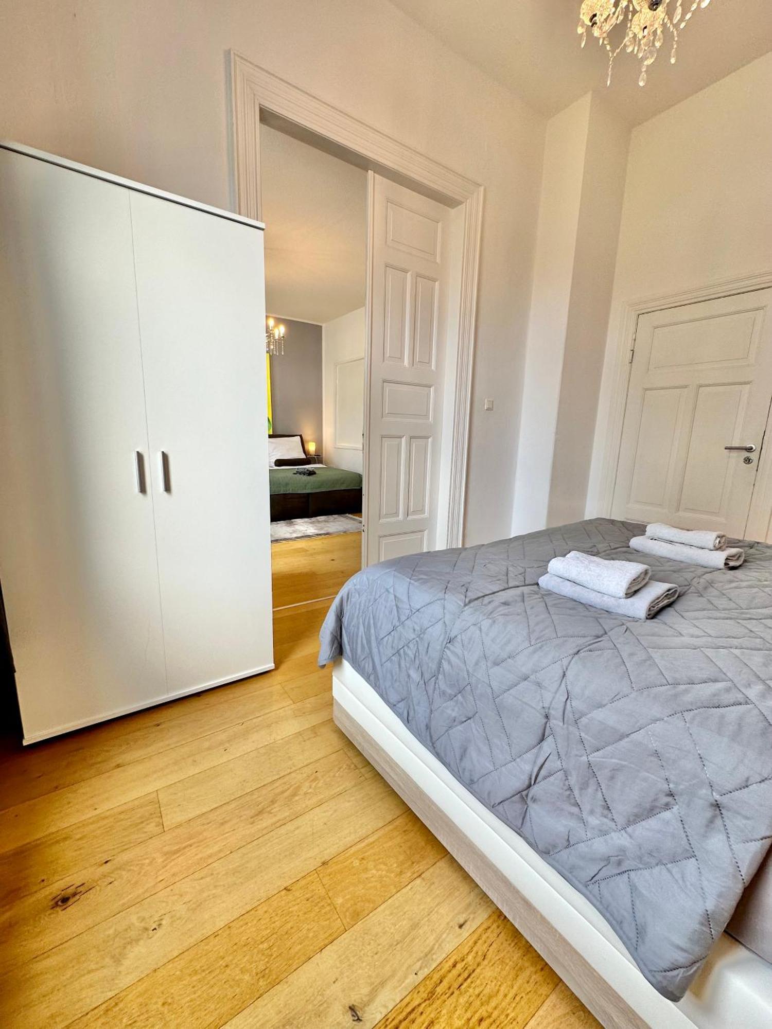 Geraeumiges City-Apartment Mit 2 Badezimmer Und Parkplaetzen D46-Og Oldenburg Eksteriør billede